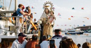 Lee más sobre el artículo «La Visitación» con la Virgen del Carmen