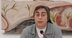 Lee más sobre el artículo Smerilli: Impedir que un joven trabaje es un acto violento