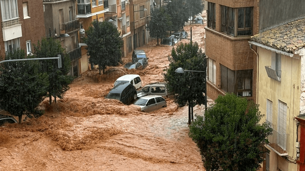 En este momento estás viendo ¿Fue la DANA de Valencia «culpa» del cambio climático? Lo que realmente nos dice la ciencia