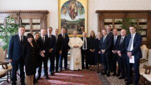 Lee más sobre el artículo De extractores a custodios: Las claves del histórico encuentro entre el papa León XIV y la industria minera global