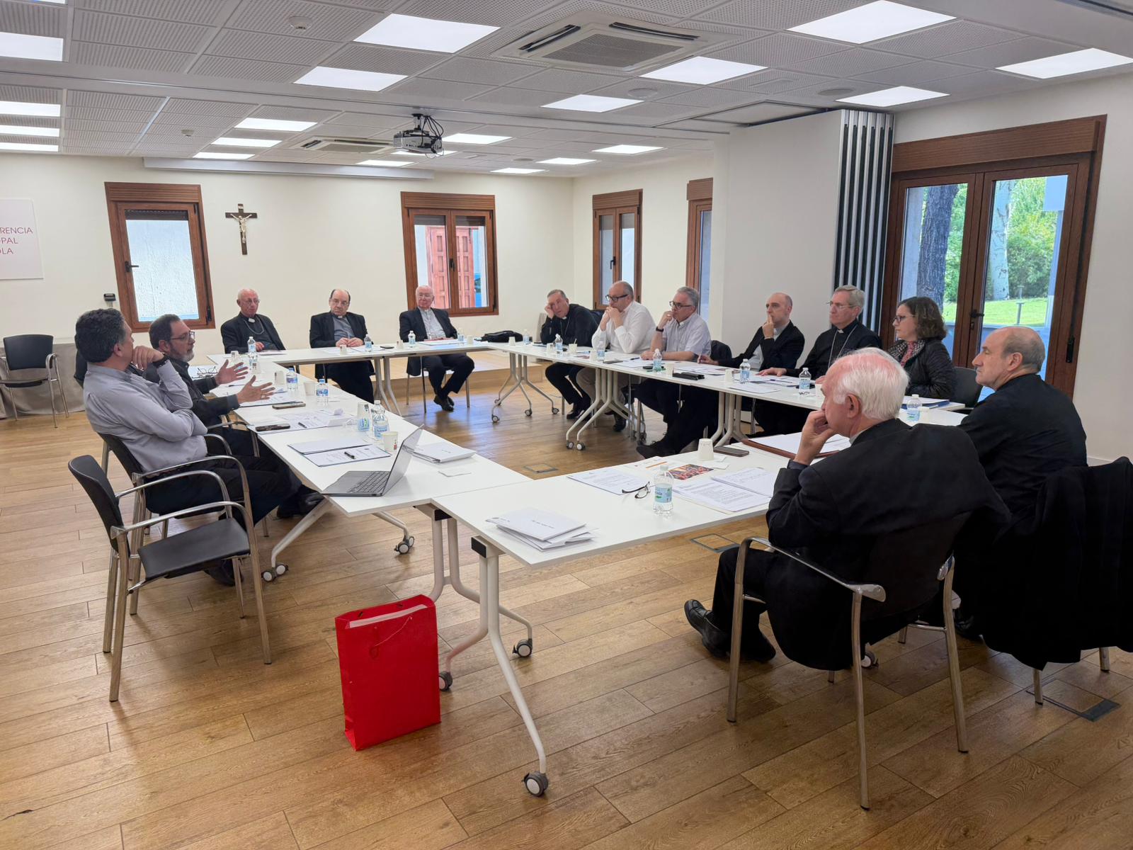 En este momento estás viendo En el marco de la Asamblea Plenaria, se reúnen los obispos miembros de la Comisión Episcopal de Pastoral Social